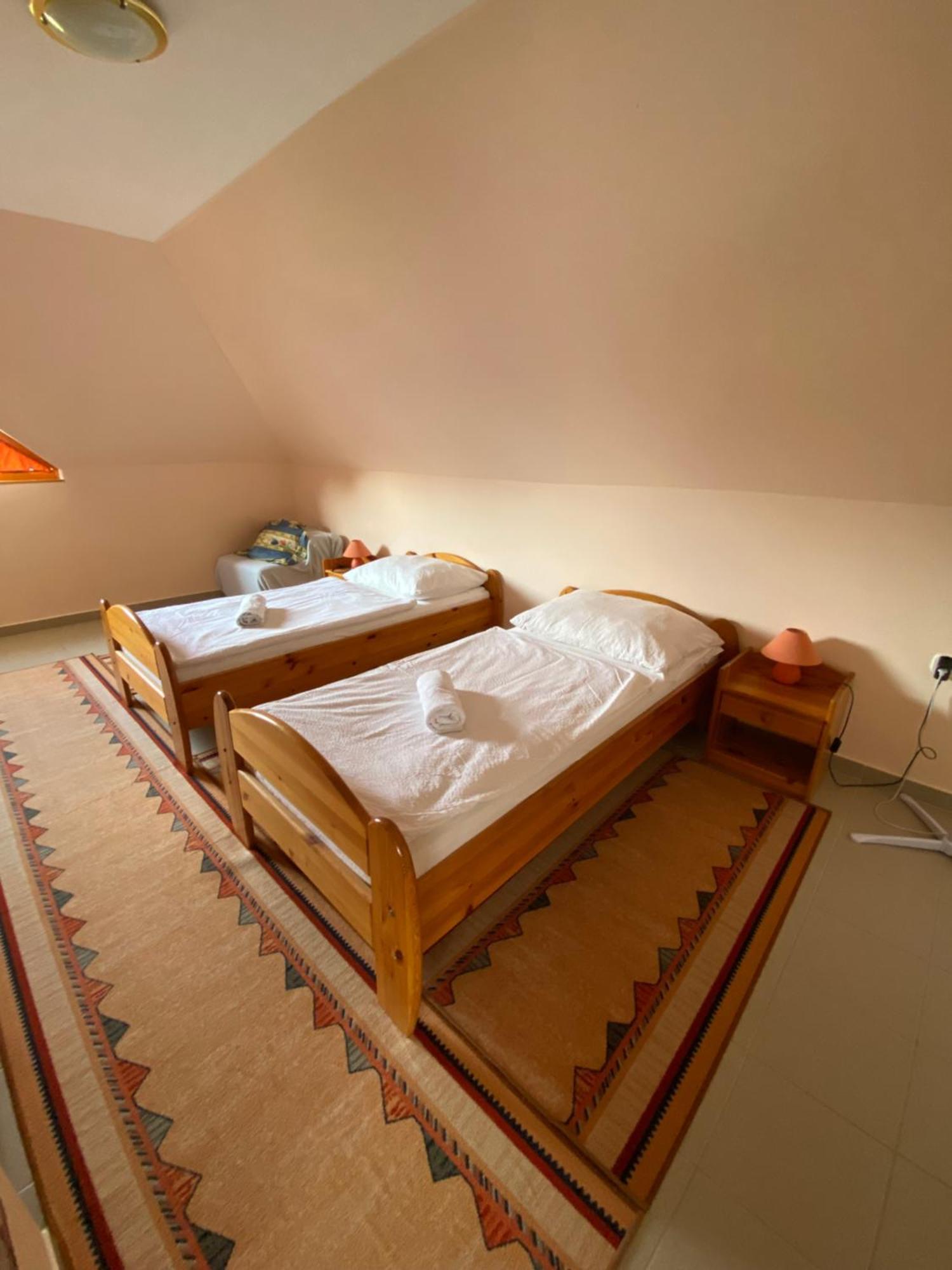 Varga Apartman Балатонберийнь Екстер'єр фото